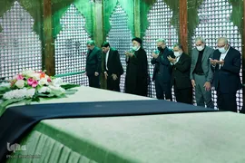 تجدید میثاق رییس جمهور و هیات دولت با آرمانهای امام راحل