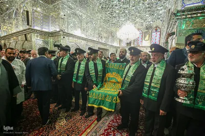 آیین غبارروبی حرم مطهر حضرت احمدبن موسی الکاظم علیهماالسلام، با حضور خانواده‌های مکرم شهدا