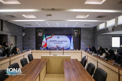 نشست خبری رئیس دانشگاه تهران
