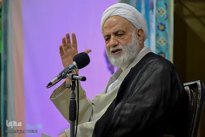 تجدید بیعت طلاب با صاحب الزمان(عج) در مسجد جمکران
