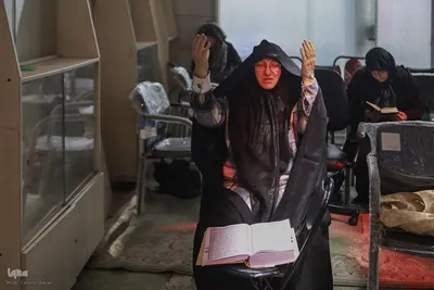 مراسم اعمال ام داوود در مسجد دانشگاه تهران و شریف