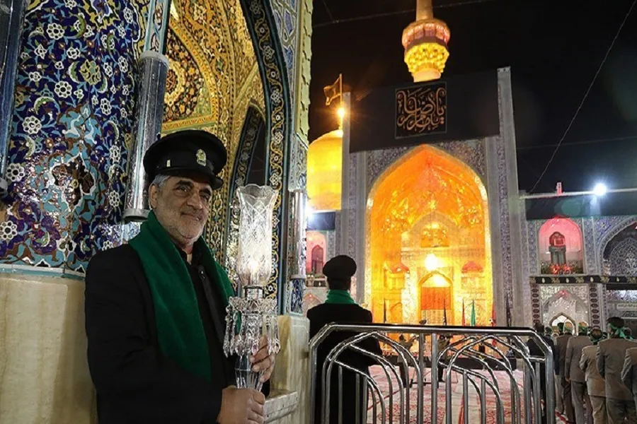 فیلم/ مراسم خطبه‌خوانی شب شهادت امام رضا (ع) در حرم مطهر رضوی