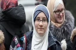 Qeyri-müsəlman qadınlar hicab geyindi – FOTO