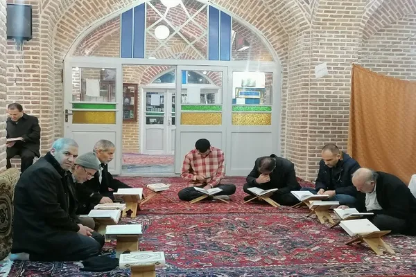 کرسی تلاوت مسجد استاد شاگرد تبریز