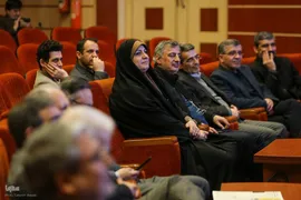 مراسم گرامیداشت هفته‌نامه بازار کار همراه با برنامه نکوداشت سیدکاظم حسینی