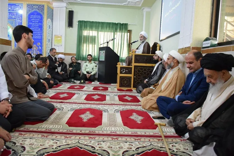 عالمان فقه با قرآن و سنت شبهات مربوط به دین را برطرف کنند