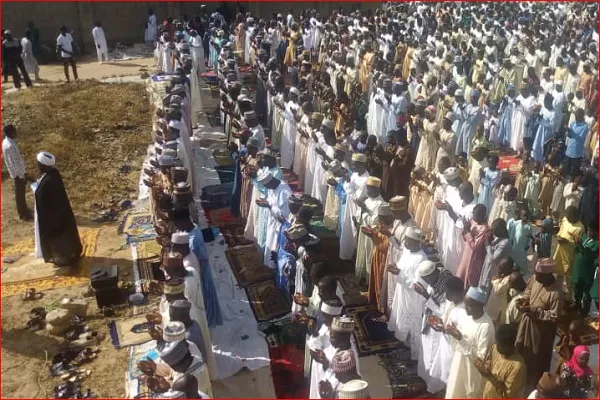 تصاویری از اقامه نماز عید قربان در زادگاه شیخ زکزاکی