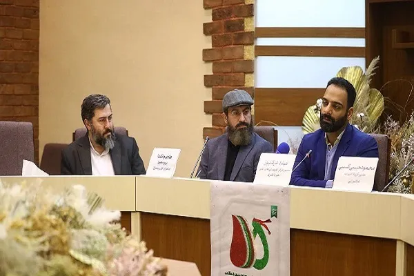 شعر انقلاب باید موضع انقلاب اسلامی داشته باشد