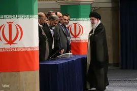 حضور رهبر معظم انقلاب در پای صندوق رأی انتخابات ریاست جمهوری
