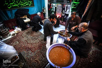 ریختن سمنو در ظرف های کوچک تر
