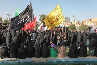 حضور عاشقان حسینی در مراسم پیاده‌روی جاماندگان اربعین ارومیه‎