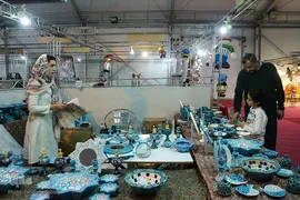 نمایشگاه دست آفرین