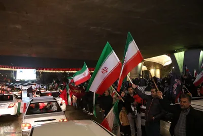 شیراز ایستاده در پای کار انقلاب اسلامی
