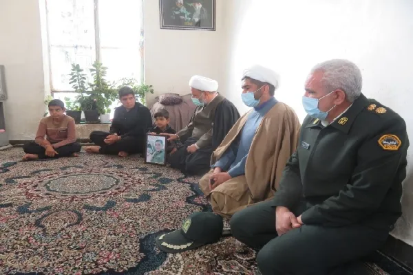 خانواده شهدا فرهنگ شهادت‌ طلبی را در جامعه نهادینه کردند
