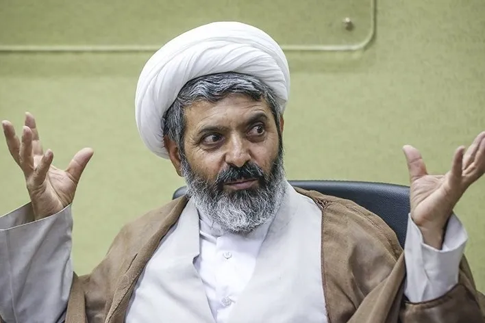 چه شد که خدمت به منت بدل شد