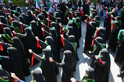 هم‌آوایی بانوان نصف‌ جهان در دفاع از وطن