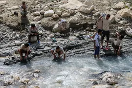 جهاد ادامه دارد..... (گروه جهادی شهید حسن شاطری)