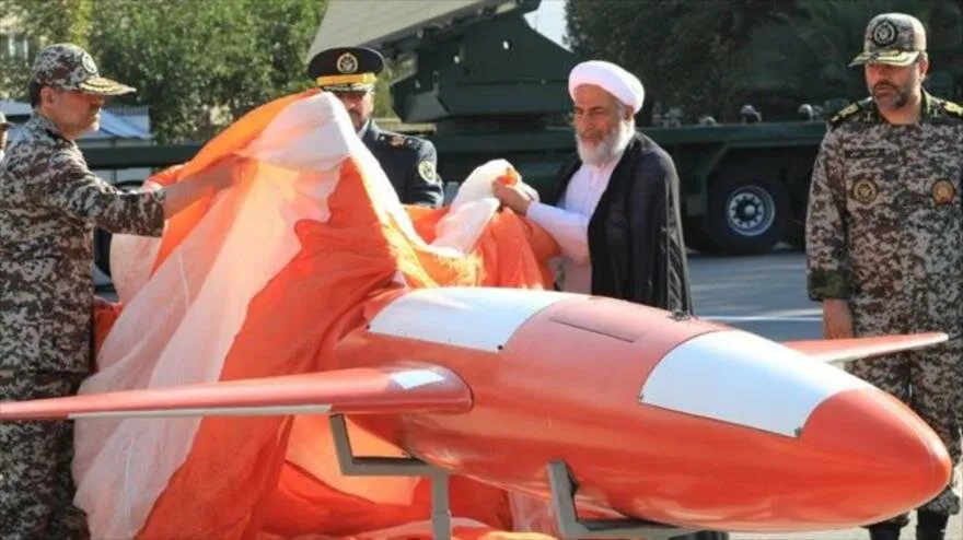 Irán presenta un nuevo dron de combate y de defensa antiaérea