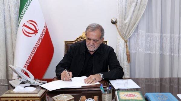 عروج سرخ رهبر شهید آغاز فصلی نوین از همبستگی، استقامت و بالندگی ملت ایران است
