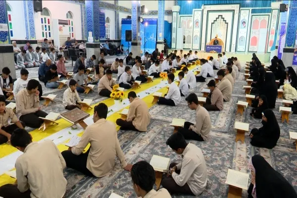 برگزاری محفل انس با قرآن یادبود شهیدان مقاومت در بندرعباس