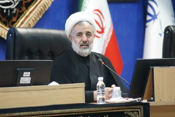 وزیر جدید ارشاد باید برای حل مشکلات خبرنگاران تلاش کند