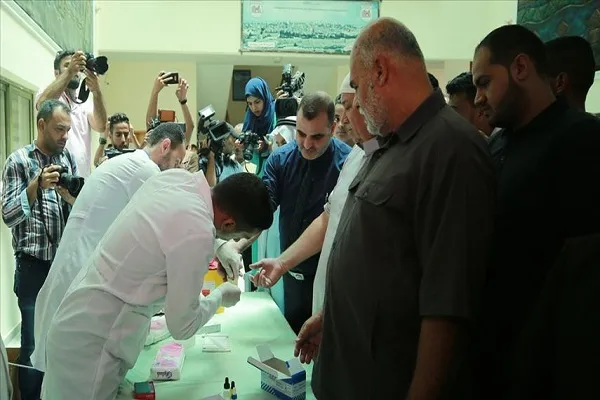 Gazzeliler Lübnan'daki patlamada yaralananlara kan bağışında bulundu