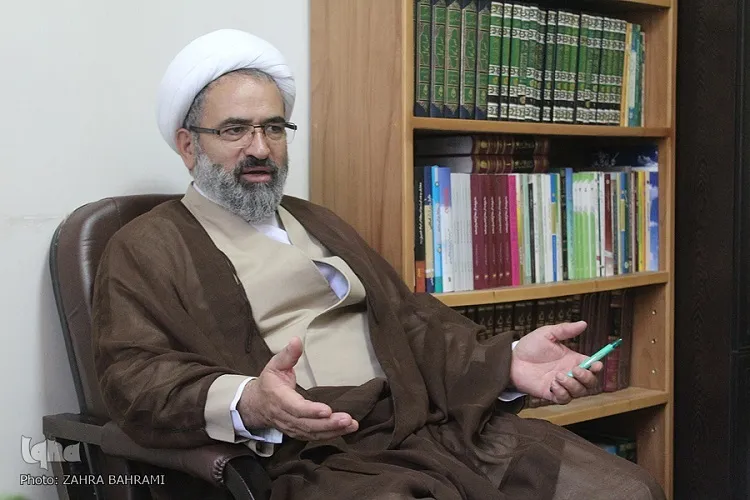 دفاع از معارف الهی به زبان روز دنیا وظیفه حوزه علمیه است