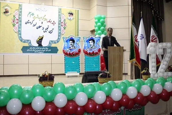 جایگاه والای معلمان در جامعه به درستی تبیین شود
