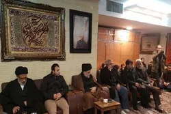د عراق د صدر ډلې مشر مقتدا صدر د شهید قاسم سلیمانی کور ته ولاړ