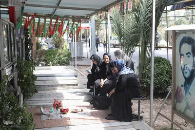مراسم تحویل سال نو در جوار گلزار شهدای گمنام بهشت زهرا (س)