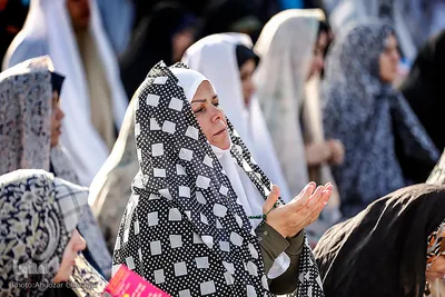اقامه نماز عیدسعید فطر در امام زادگان پنج تن(ع) لویزان