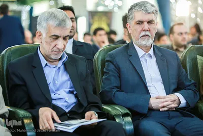 از راست سید عباس صالحی، وزیر فرهنگ و ارشاد اسلامی . عبدالهادی فقهی‌زاده، معاون قرآن و عترت وزارت فرهنگ و ارشاد اسلامی در آیین افتتاحیه بیست و هفتمین نمایشگاه قرآن کریم