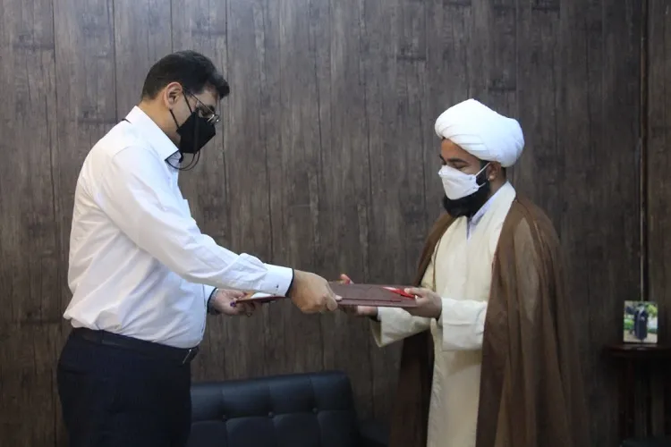 انعقاد تفاهم‌نامه همکاری میان جهاد دانشگاهی و حوزه علمیه هرمزگان