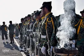 استقبال از پنج شهید گمنام دوران دفاع مقدس