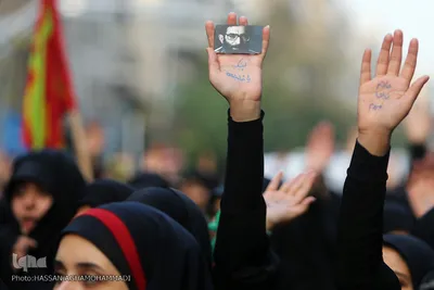 دسته عزاداری دانشجویان از دانشگاه تهران تا حسینیه امام خمینی (ره)