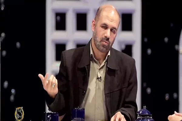 نقش هنرمند متعهد روشنگری در جامعه است