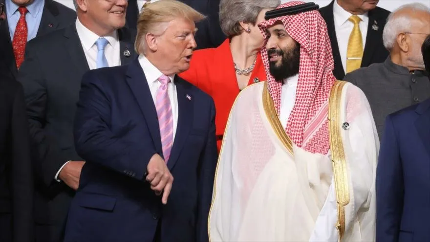 Sanders: A Trump le gusta alabar a dictadores como Bin Salman