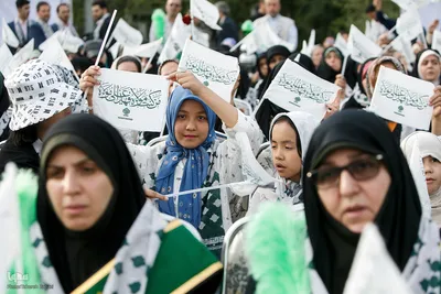 آیین اهتزاز بزرگترین پرچم متبرک حرم علوی