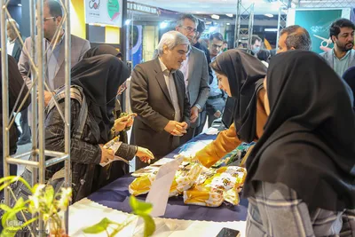 نمایشگاه دستاوردهای پژوهشی استان فارس