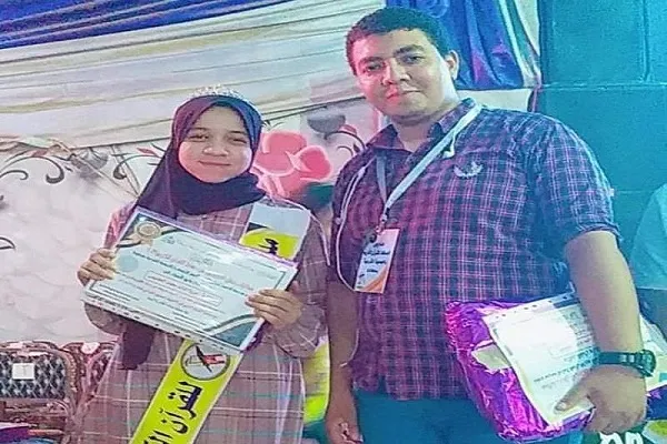 موفقیت دختر مصری در حفظ و کتابت کل قرآن