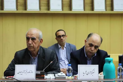 نشست رئیس دانشگاه آزاد اسلامی آذربایجان‌شرقی با اصحاب رسانه