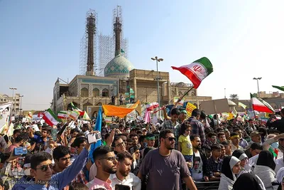 تشییع شهید گمنام با حضور دانش‌آموزان در اهواز