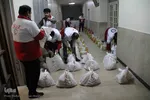 توزیع بسته های غذایی و بهداشتی هلال احمر به نیازمندان روستایی و شهری شهرستان اهر