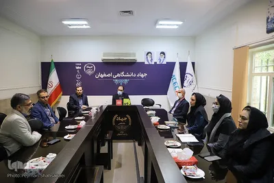 آیین تجلیل از نویسنده، داور و مترجم برتر سال ۱۴۰۰ جهاددانشگاهی واحد اصفهان