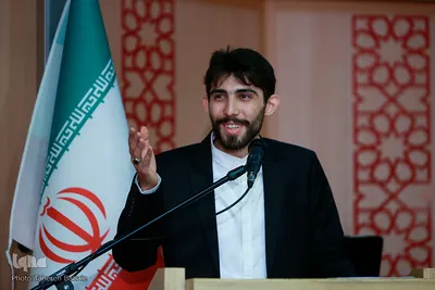 پویان پروین‎اردبیلی از همکاران تالیف کتاب