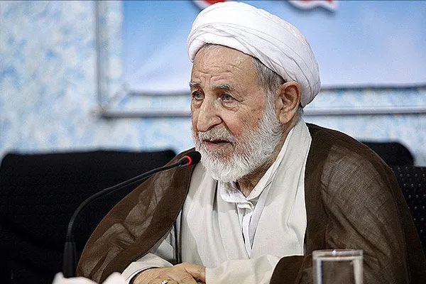 حوزه‌های قم و نجف باید پاسخگوی نیازهای امت اسلام باشند