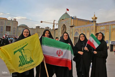 دانش آموزان شیرازی در سوگ همکلاسی های شهید