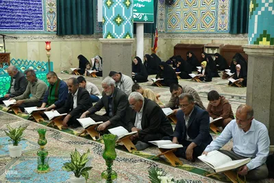 جزءخوانی قرآن در امامزاده سیدنصرالله(ع) یزد‎