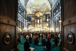Erstes Fitr-Festgebet in Hagia Sophia Moschee nach 87 Jahren