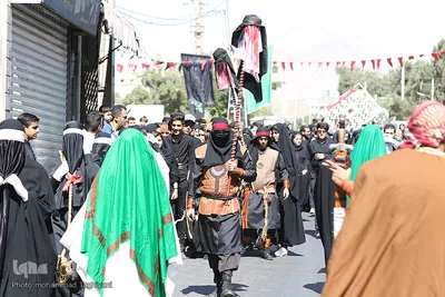 ⁨آئين نمادين حركت كاروان اسرای كربلا
